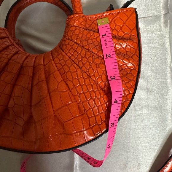 Croc-Embossed Orange Handbag - Picture 5 of 9